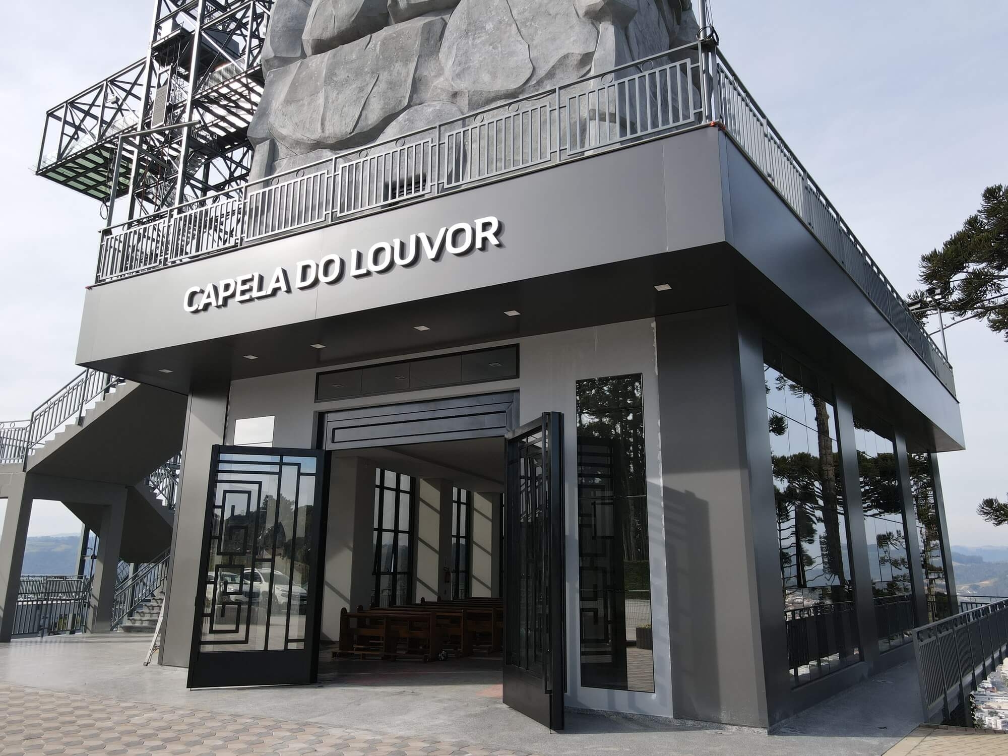 Complexo Nossa Senhora de Lourdes e do Louvor